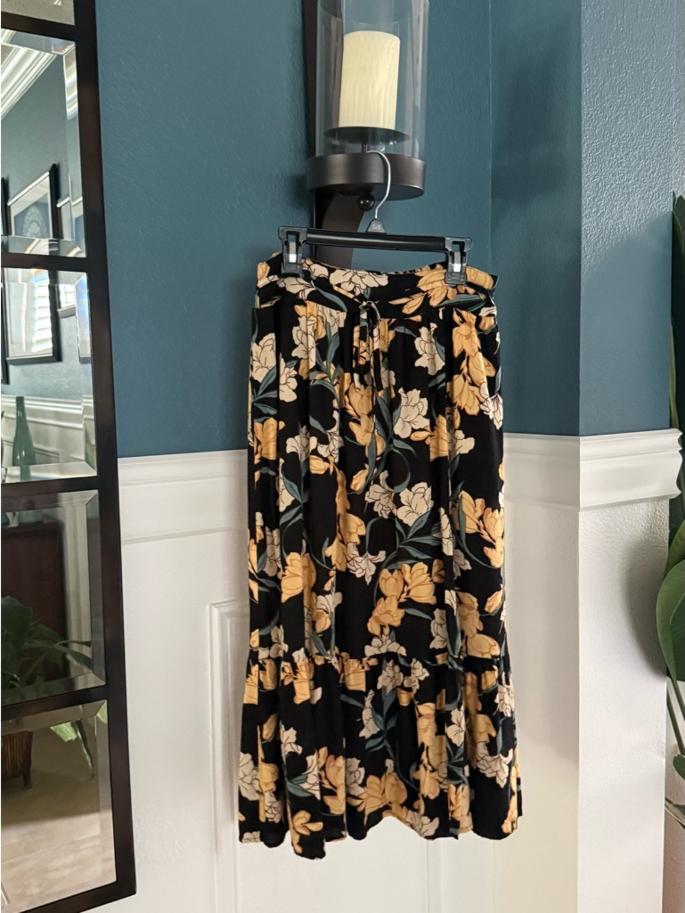 Band of the free midi skirt. Size is small
